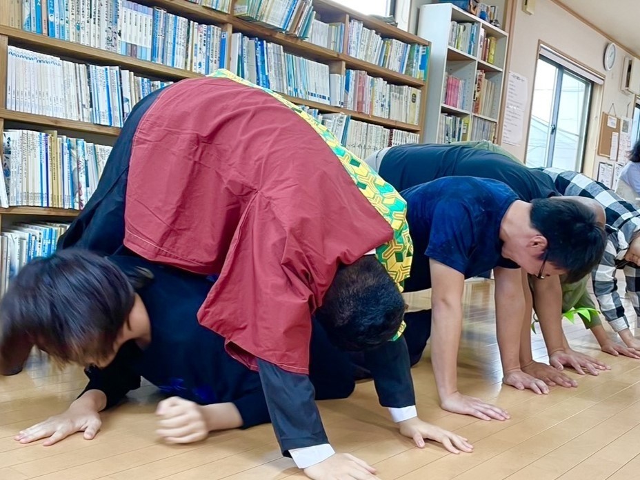 くぐる、とぶ、ひく