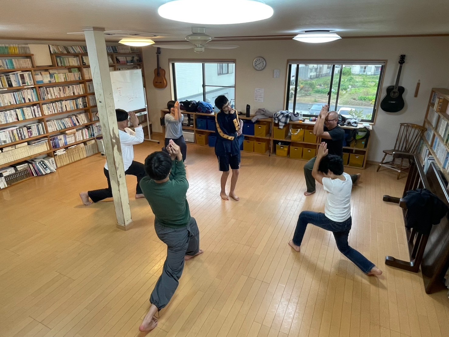 散歩したり空を見上げたり